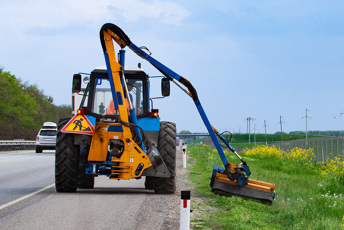 Summer Driving Safety Tip #13: Slow Down or Move Over