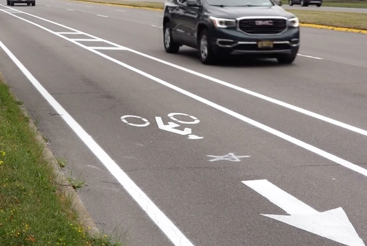 Tips for safely traveling on the Sheridan Drive bike lane
